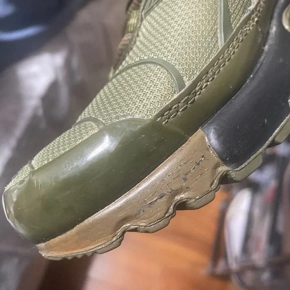 Nike Air Max Plus GS Olive Green Cargo Sneakers- SZ 5.5 Y- 7 W